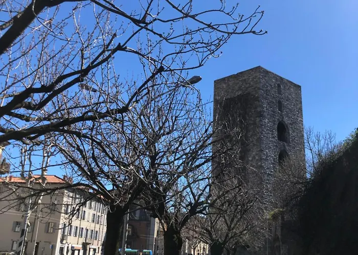 アパート Comokiss